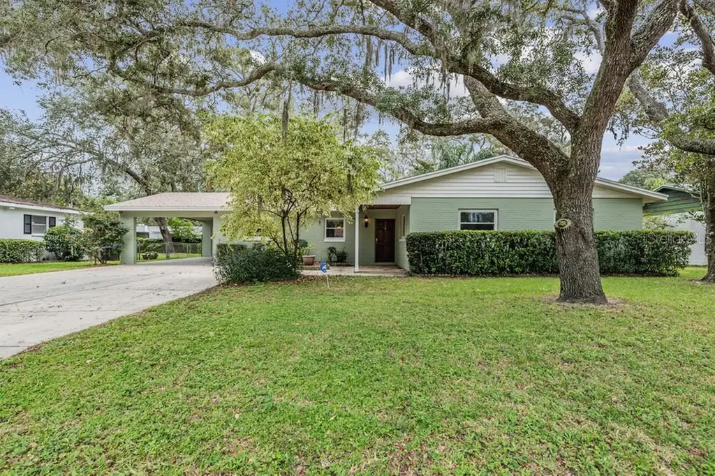 7807 Garrison Street Tampa FL 33617