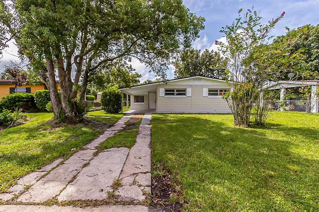107 Academy Avenue Sanford FL 32771