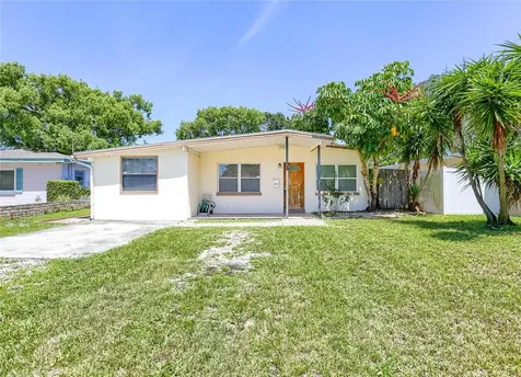 6913 39th Avenue N St Petersburg FL 33709