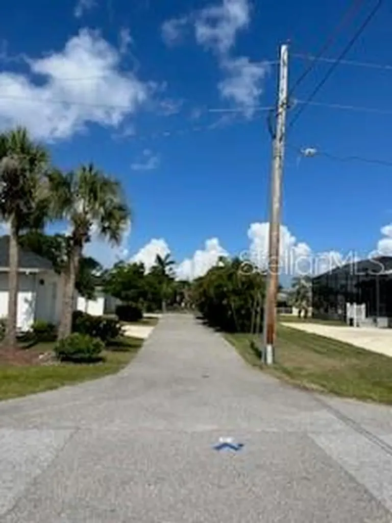 310 W Henry Street Punta Gorda FL 33950