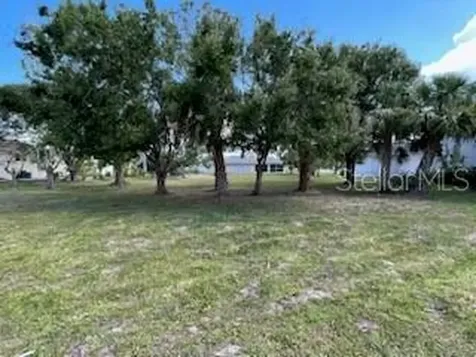 310 W Henry Street Punta Gorda FL 33950