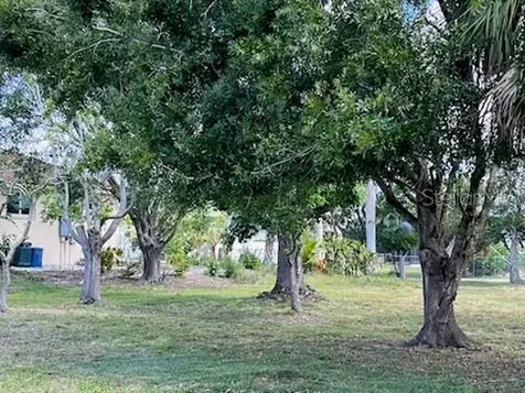 310 W Henry Street Punta Gorda FL 33950