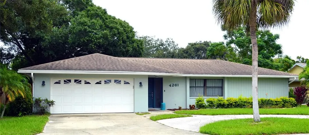 4261 Charing Cross Road Sarasota FL 34241