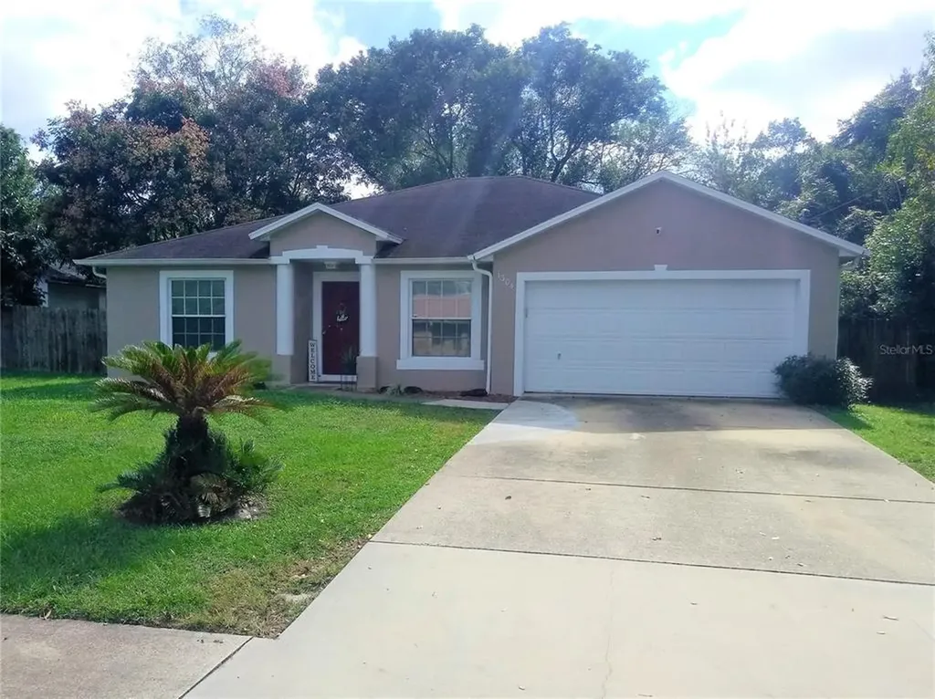 1304 S Seagate Drive Deltona FL 32725