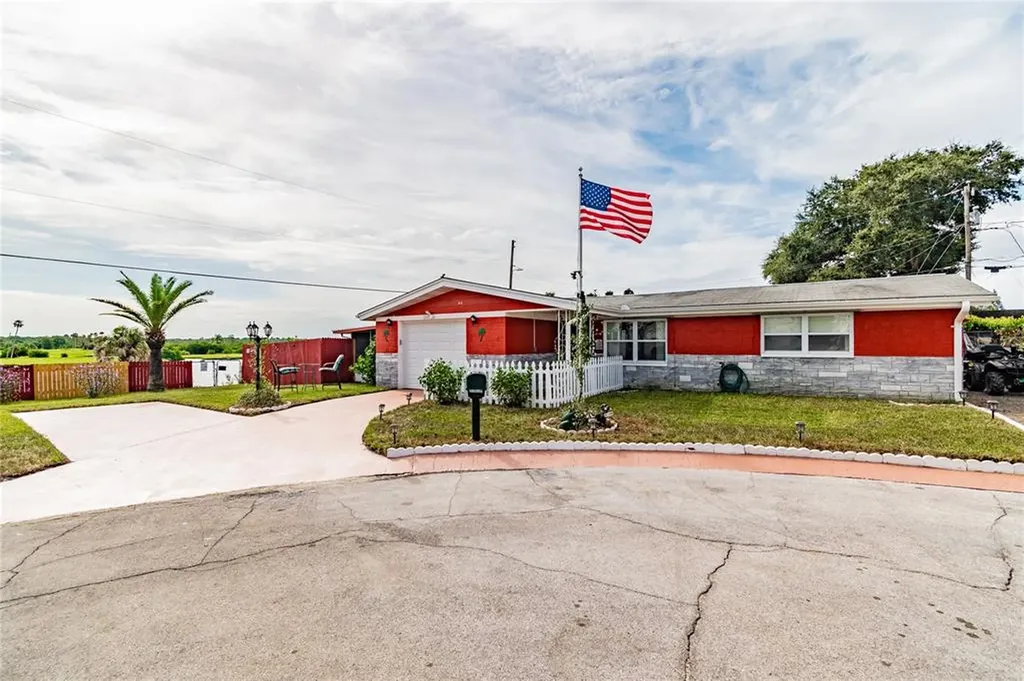 5038 Colonnade Avenue Holiday FL 34690