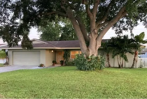 6510 Mockingbird Way S St Petersburg FL 33707