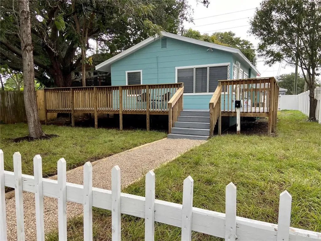5229 1st Avenue S St Petersburg FL 33707
