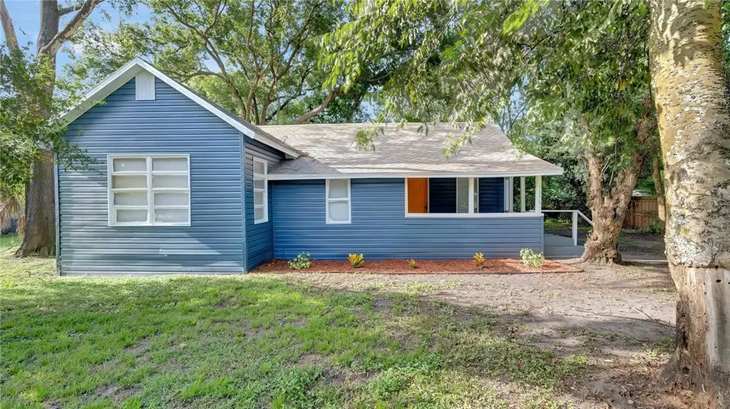 1806 E Calhoun Street Plant City FL 33563