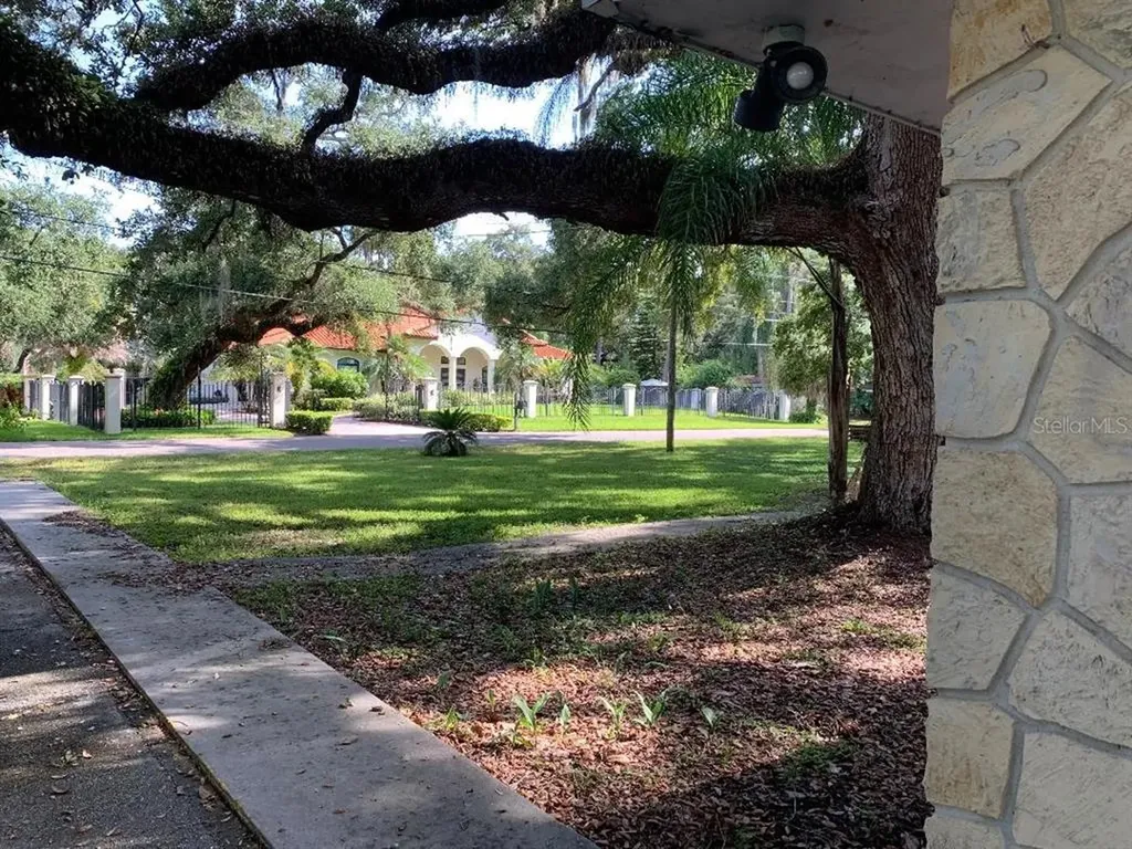 8704 Jackson Springs Road Tampa FL 33615