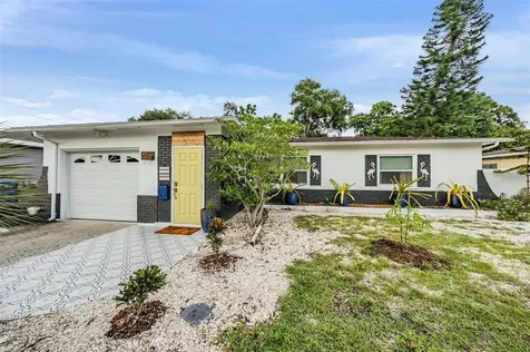 883 64th Avenue S St Petersburg FL 33705