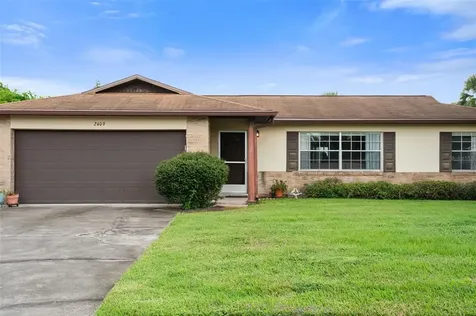 2409 Paradise Drive Kissimmee FL 34741