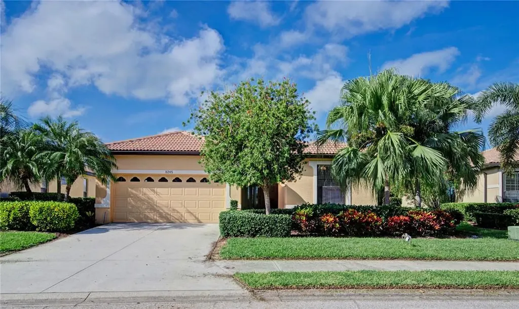 8205 Stirling Falls Circle Sarasota FL 34243
