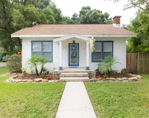 1225 E Giddens Avenue Tampa FL 33603