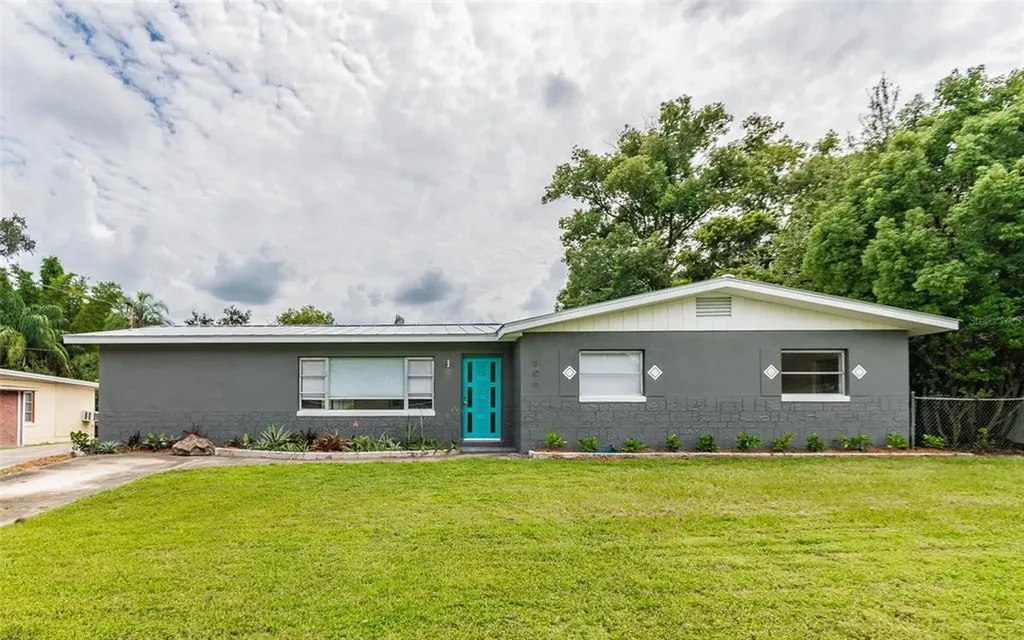 806 W Hollywood Street Tampa FL 33604