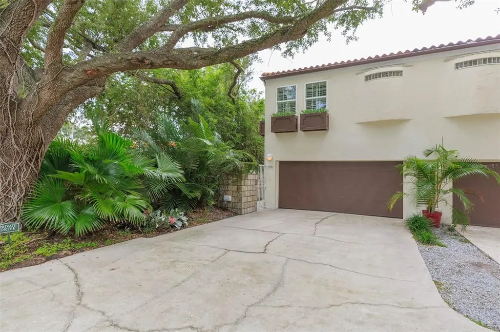 4406 W Bay To Bay Boulevard Tampa FL 33629