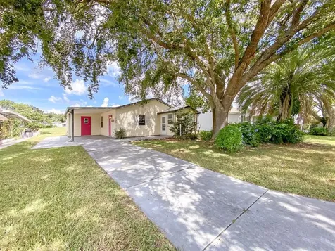 1729 Lauren Lane Lady Lake FL 32159