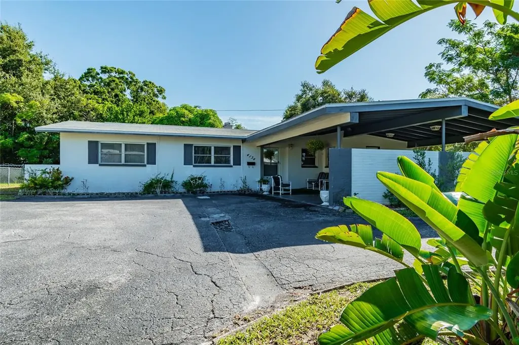 4134 Whiting Drive SE St Petersburg FL 33705