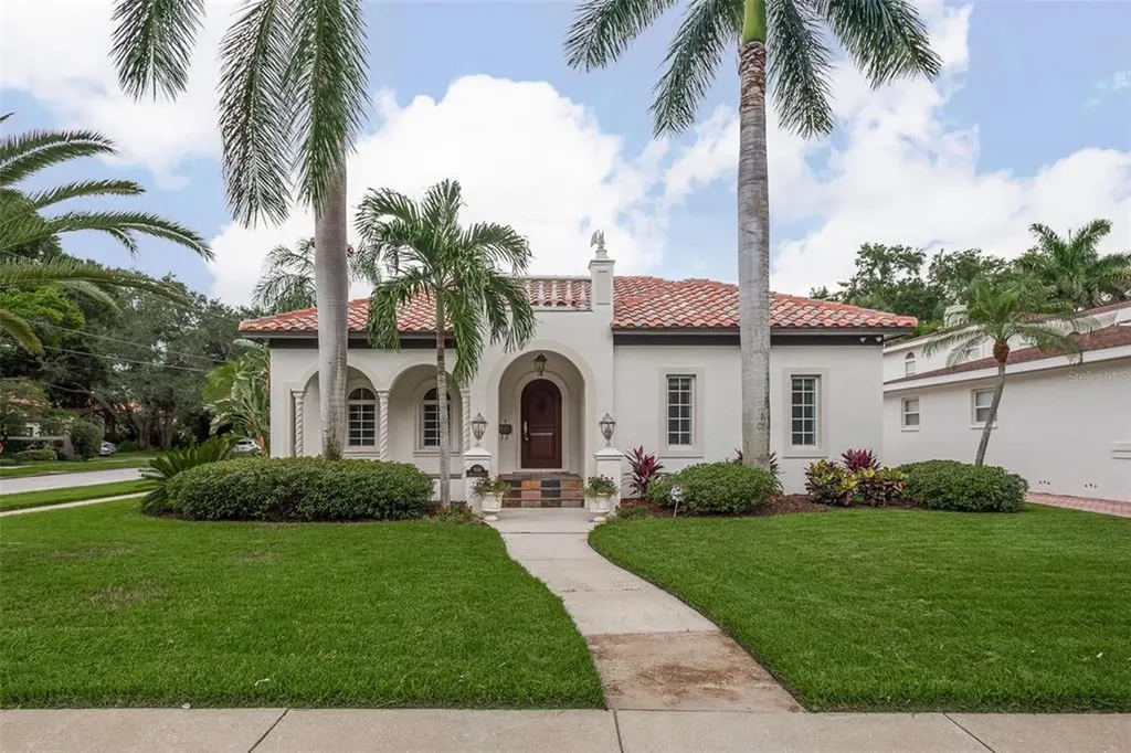 900 Brightwaters Boulevard NE St Petersburg FL 33704