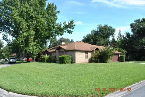 1751 Moss Court Kissimmee FL 34744