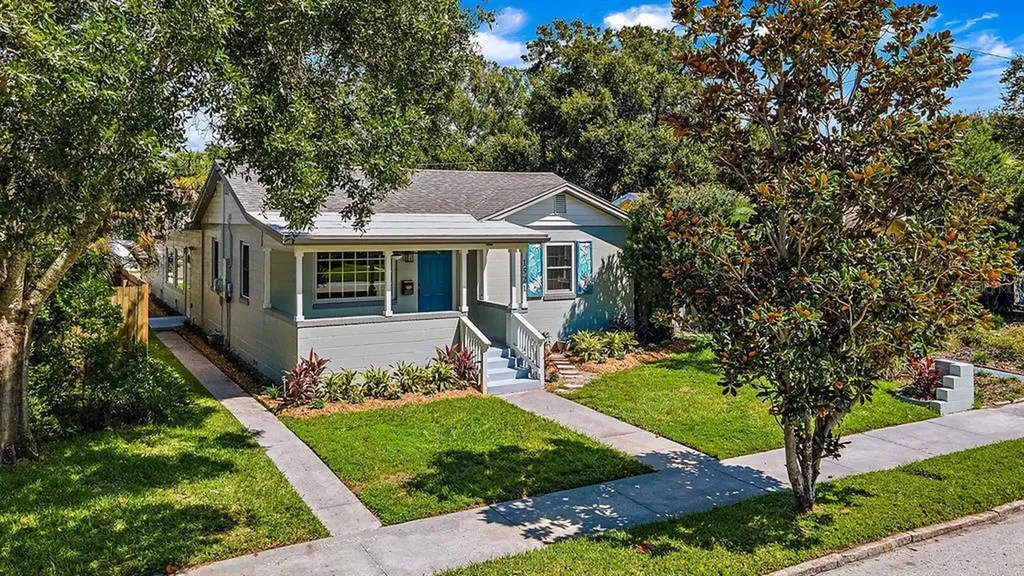 1521 34th Avenue N St Petersburg FL 33704
