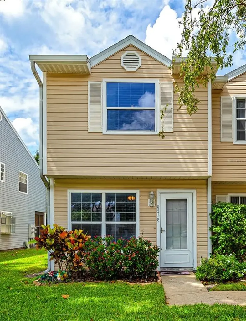8518 J R Manor Drive Tampa FL 33634