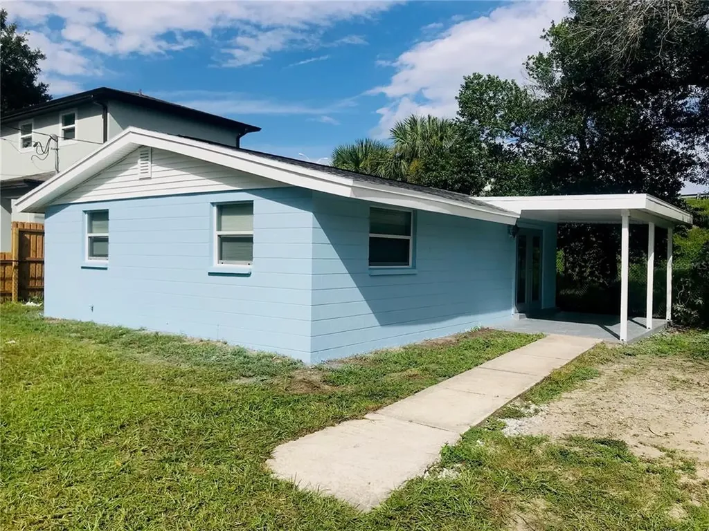 8411 N Seminole Avenue Tampa FL 33604