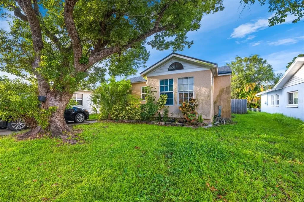 517 39th Avenue N St Petersburg FL 33703
