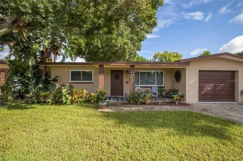 6485 40th Avenue N St Petersburg FL 33709