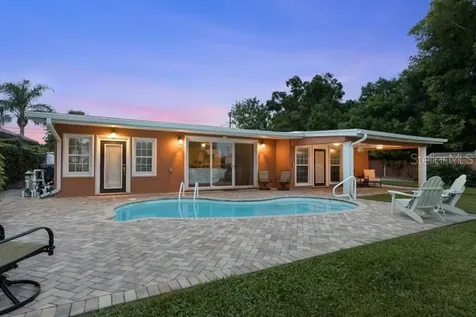 3961 Pompano Drive SE St Petersburg FL 33705