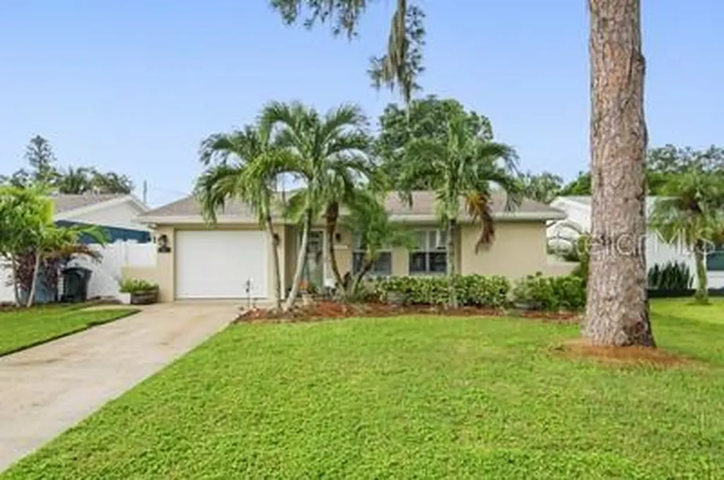 1718 Mississippi Avenue NE St Petersburg FL 33703