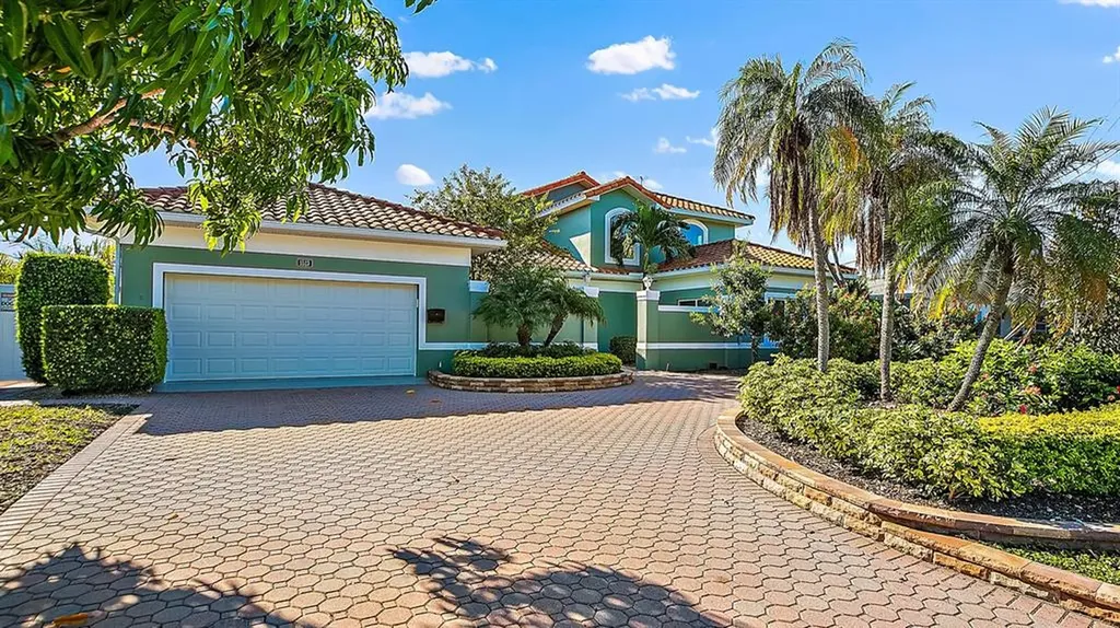 1513 Sea Gull Drive S St Petersburg FL 33707