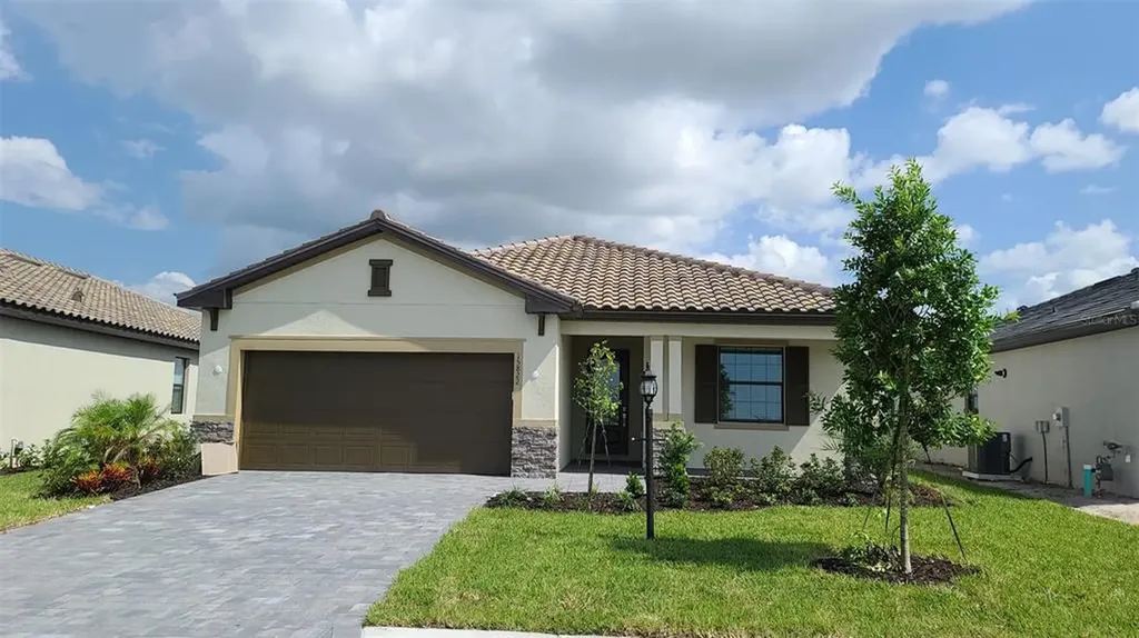 15822 Islandwalk Avenue Bradenton FL 34211