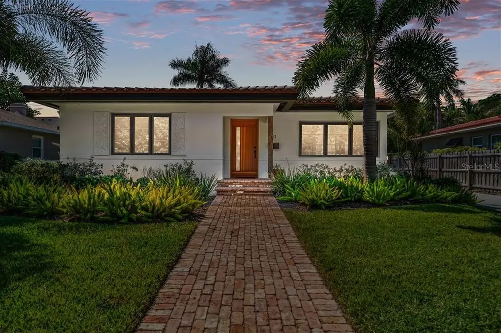 161 Catalan Boulevard NE St Petersburg FL 33704