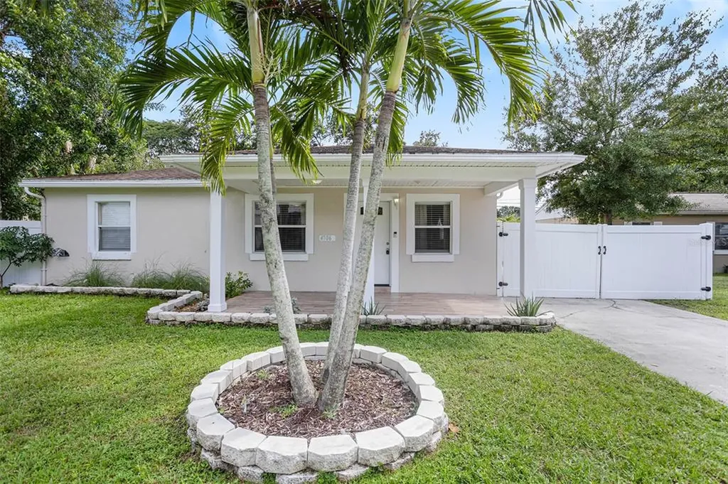 4706 W Lawn Avenue Tampa FL 33611