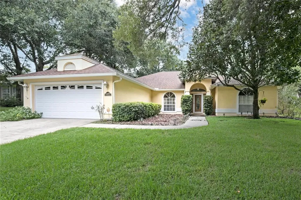 33137 Lake Bend Circle Leesburg FL 34788