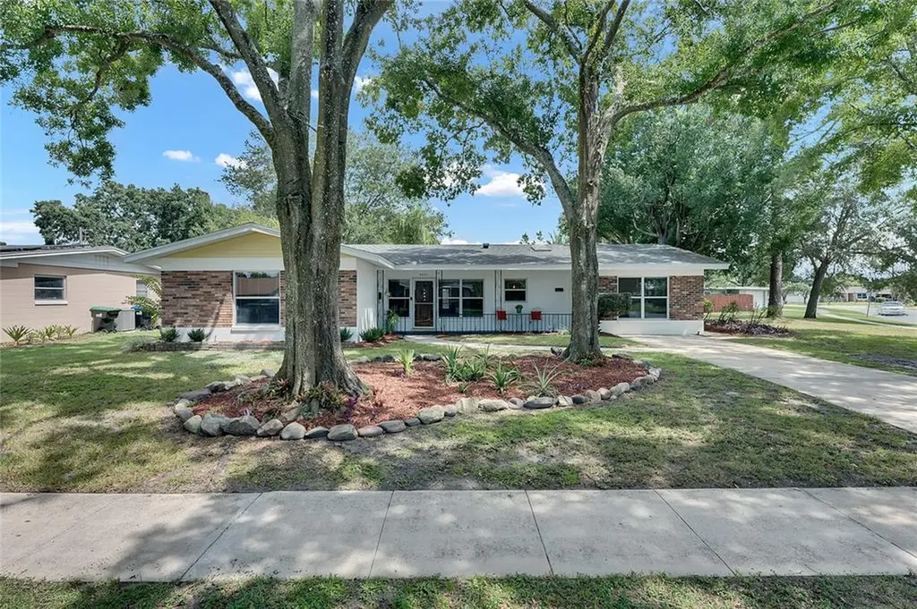 5407 Locksley Avenue Orlando FL 32810