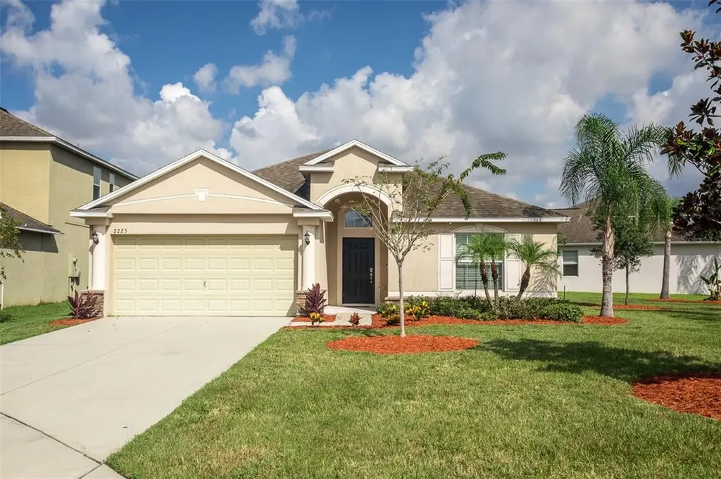 2225 Grantham Avenue Davenport FL 33837