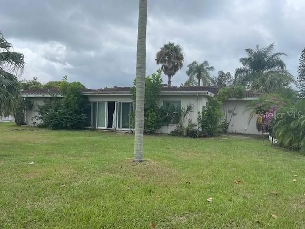 2737 Post Road Sarasota FL 34231