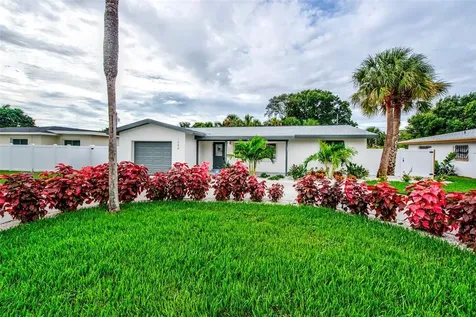 1084 40th Avenue NE St Petersburg FL 33703