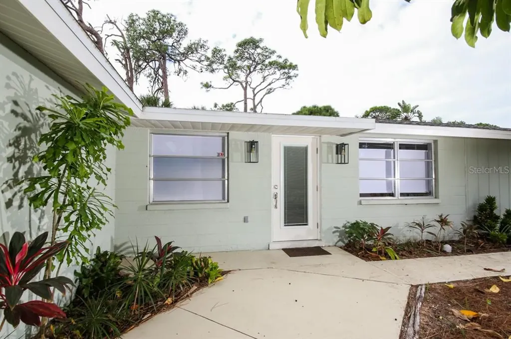 2080 Alamander Avenue Englewood FL 34223