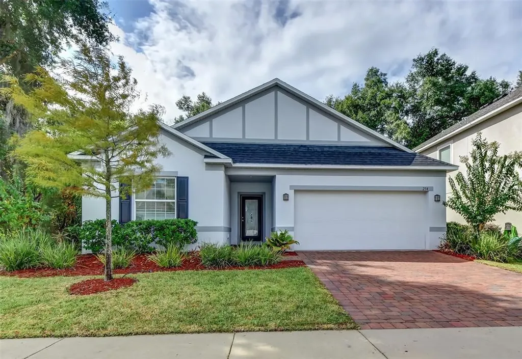 254 W Fiesta Key Loop Deland FL 32720