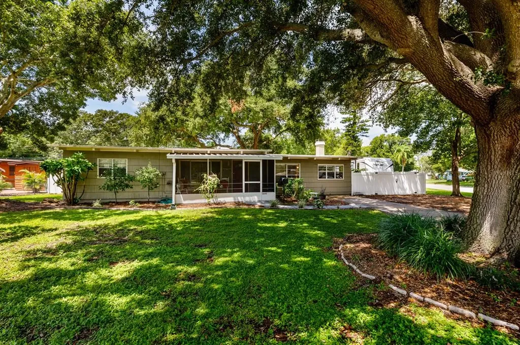 6642 14th Street N St Petersburg FL 33702