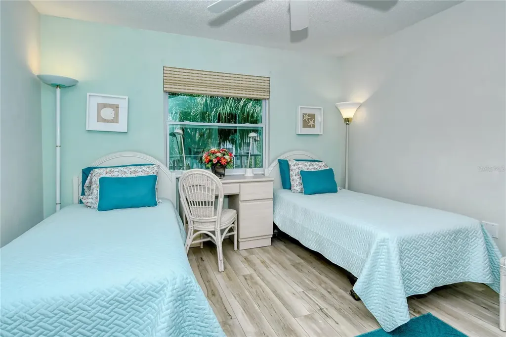 8735 Olde Hickory Avenue Sarasota FL 34238