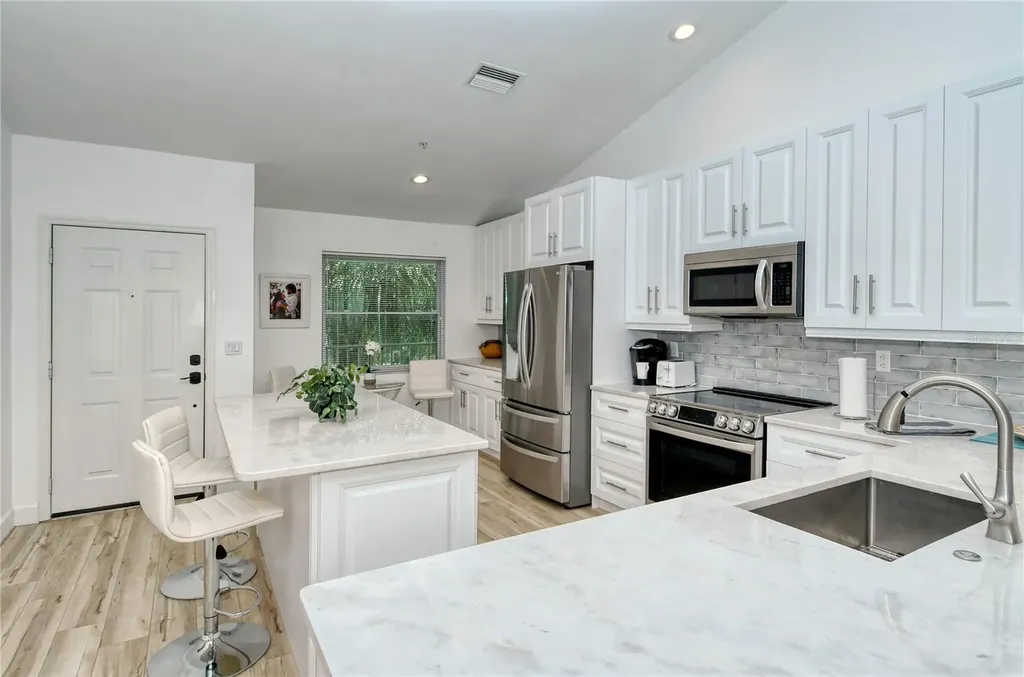 8735 Olde Hickory Avenue Sarasota FL 34238