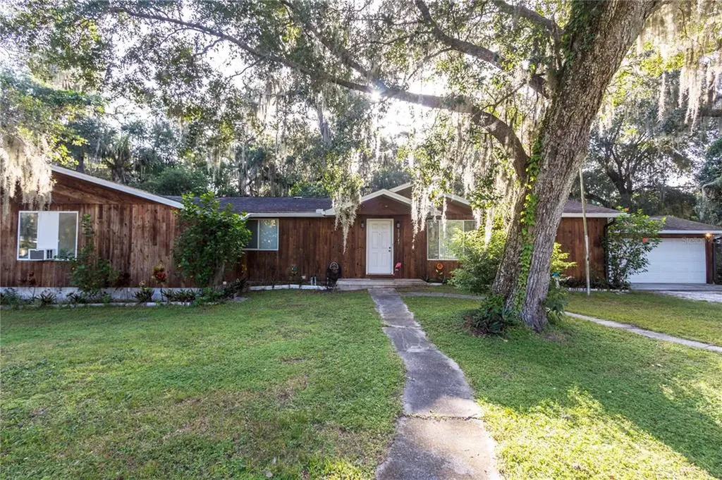 10745 Sabal Palm Drive Lake Wales FL 33898