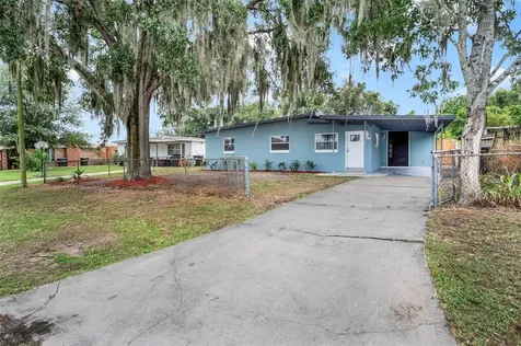 2212 Mayflower Avenue Apopka FL 32703