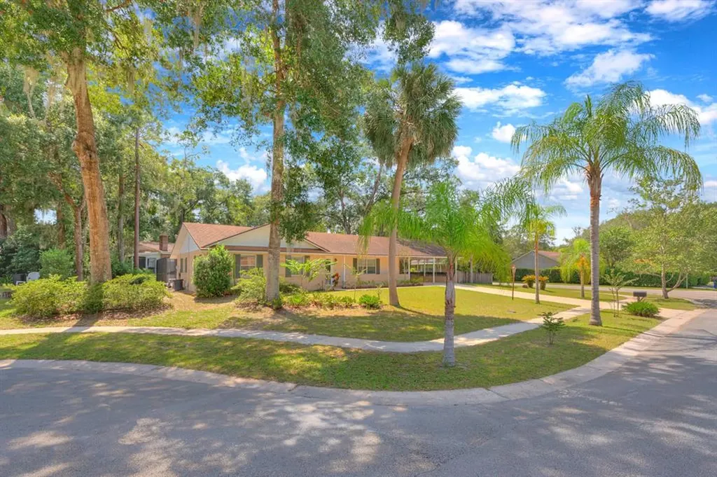 917 Northern Oaks Terrace Deland FL 32724