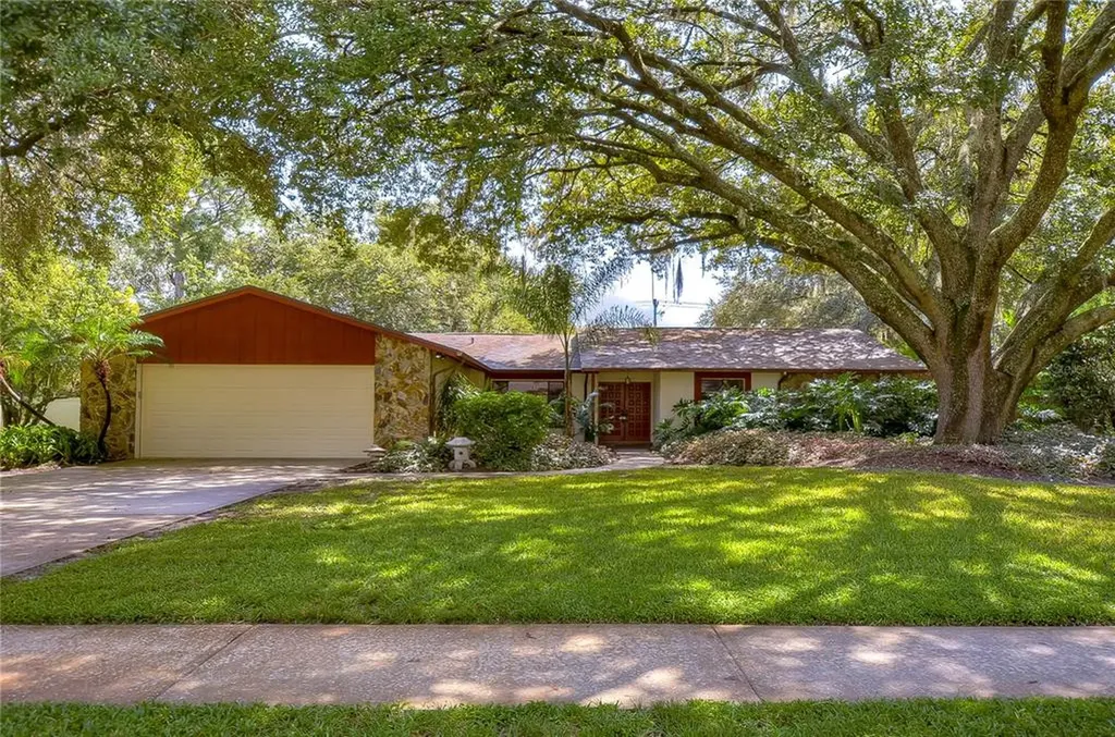 15205 Tilwood Place Tampa FL 33618