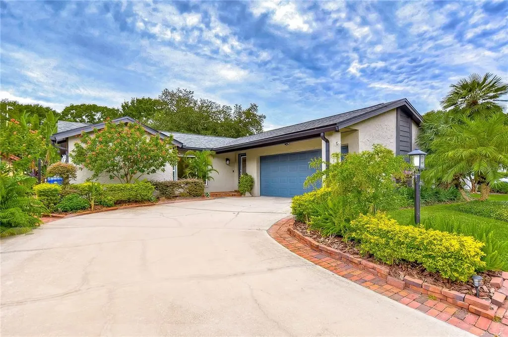 13914 Hayward Place Tampa FL 33618
