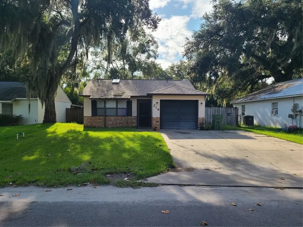 219 Deborah Avenue Leesburg FL 34748